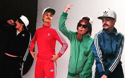 Звезды в соцсетях: братья Хемсворты, Хэтэуэй в трениках и конец диете