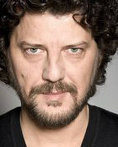 Илькер Аксум фото