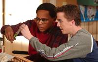 Кадр Малкольм в центре внимания