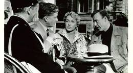 Кадр из фильма "Джентльмены женятся на брюнетках" - 1