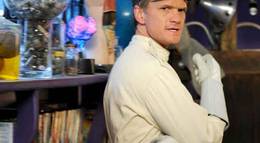 Кадр из фильма "Музыкальный блог Доктора Ужасного (мини-сериал)" - 1