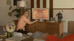 Кадр из фильма "Она" - 1