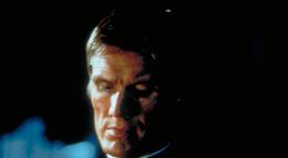 Кадр из фильма "Миньон" - 1