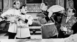 Кадр из фильма "Великий диктатор" - 2