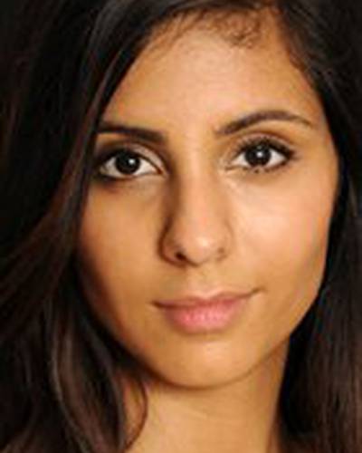 Анжи Махиндра фото