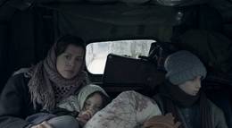 Кадр из фильма "Чужой дом" - 2