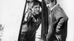 Кадр из фильма "Черный Петр" - 2