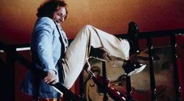 Кадр из фильма "Укол зонтиком" - 1