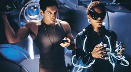 Кадр из фильма "Сверхновая" - 2