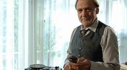 Кадр из фильма "Молодость без молодости" - 2