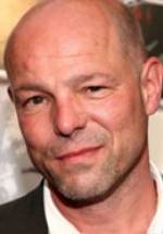 Саймон Селлан Джоунс фото