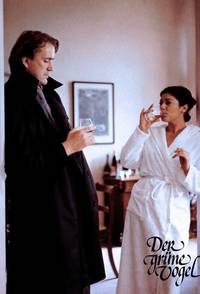 Кадр Зеленая птица