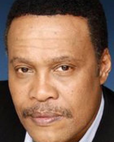 Л. Уоррен Янг фото