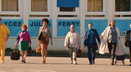 Кадр из фильма "Безумные преподы" - 1