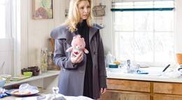 Кадр из фильма "Бумажный человек" - 2