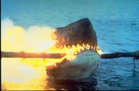 Кадр Челюсти 2