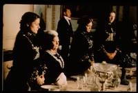 Кадр Ее величество Миссис Браун