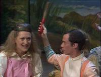 Кадр Алиса во дворце