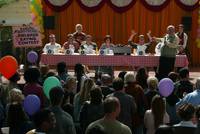 Кадр Малкольм в центре внимания