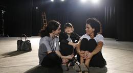 Кадр из фильма "Улыбайся" - 1