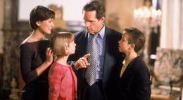 Кадр из фильма "Няня 2" - 2