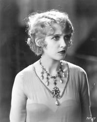 Кадр Blonde or Brunette