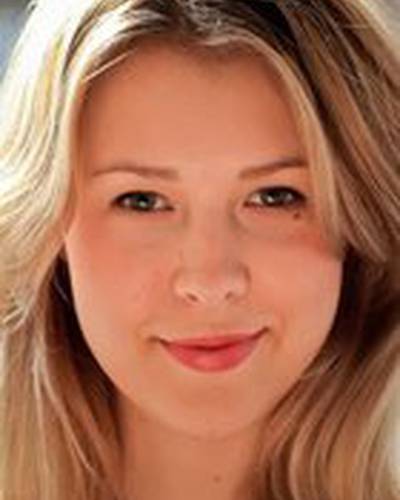 Жюстин Пристли фото