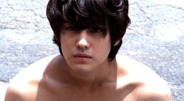 Кадр из фильма "Ангел со сломанными крыльями" - 1