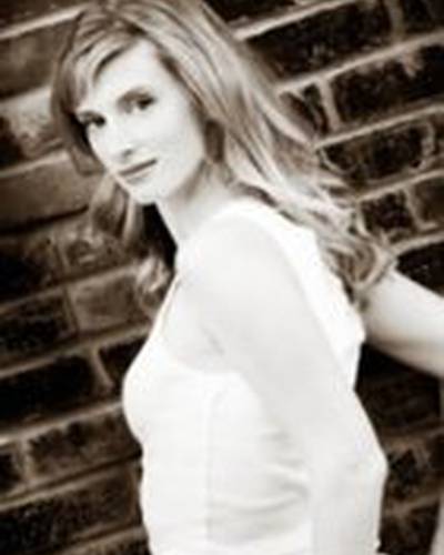 Кристина Хьюз фото