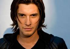 Дэниэл Хенни и Бен Барнс сыграют в двух новых сериалах ABC