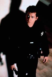 Кадр Незаконное вторжение