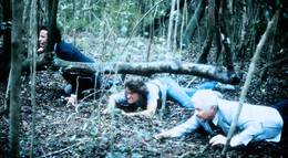 Кадр из фильма "Скверный сезон" - 1