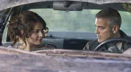 Кадр из фильма "Американец" - 1