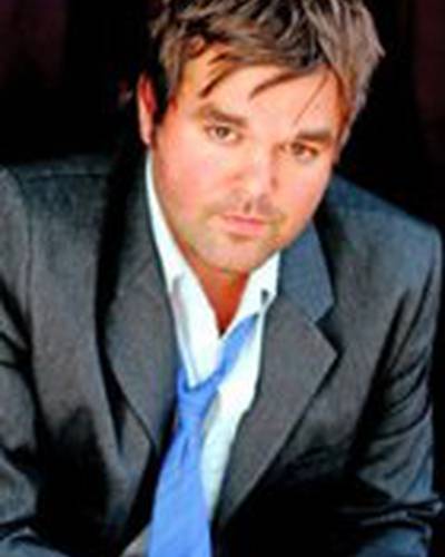 Кевин Уитли фото