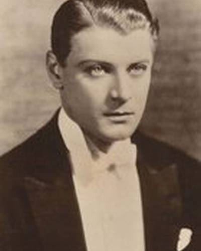 Ральф Форбс фото