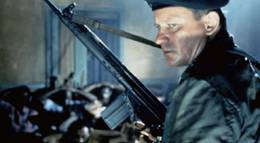 Кадр из фильма "Спаситель" - 2