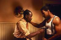 Кадр Дьявол в голубом платье