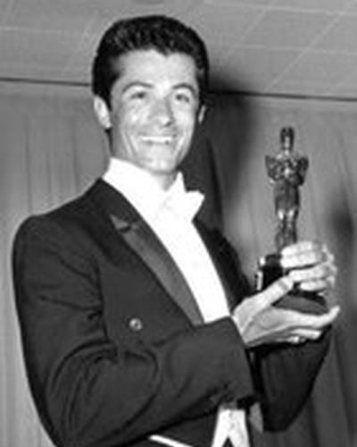 Джордж Чакирис фото