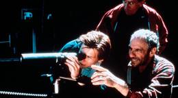 Кадр из фильма "За пределами звезд" - 2