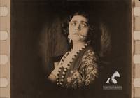 Кадр Маня. История работницы табачной фабрики