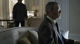 Кадр из фильма "Иностранец" - 1