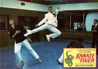 Кадр Не отступать и не сдаваться