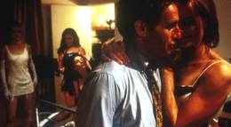 Кадр из фильма "Как сделать из жены чудовище" - 2