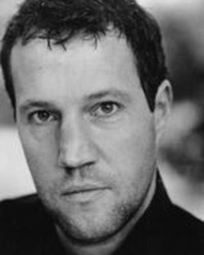 Джулиан Риветт фото