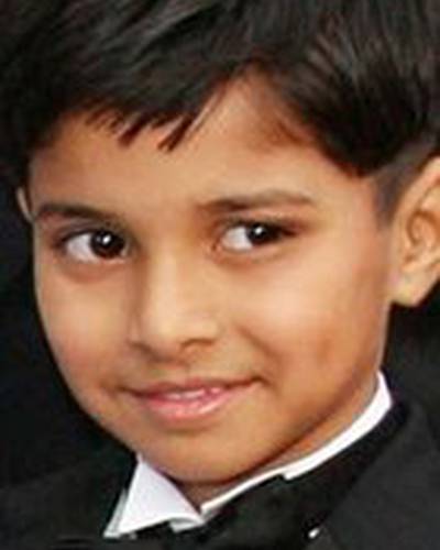 Аюш Махеш Кхедекар фото