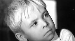 Кадр из фильма "Сережа" - 2