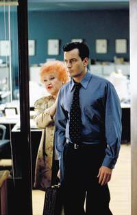 Кадр Спросите Синди