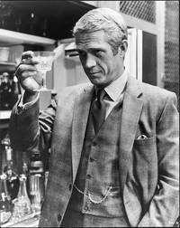 Кадр Афера Томаса Крауна