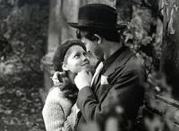 Кадр Любовь между каплями дождя