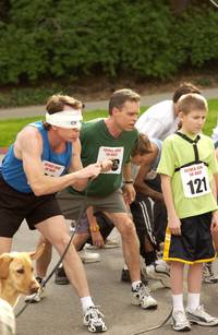 Кадр Малкольм в центре внимания